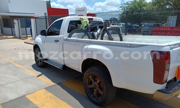 Comprar Usado Isuzu D-MAX Branco Carro em Maputo em Maputo Comprar Usado Isuzu D-MAX Branco Carro em Maputo em Maputo