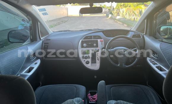 Comprar Usado Toyota Ractis Azul Carro em Maputo em Maputo Comprar Usado Toyota Ractis Azul Carro em Maputo em Maputo