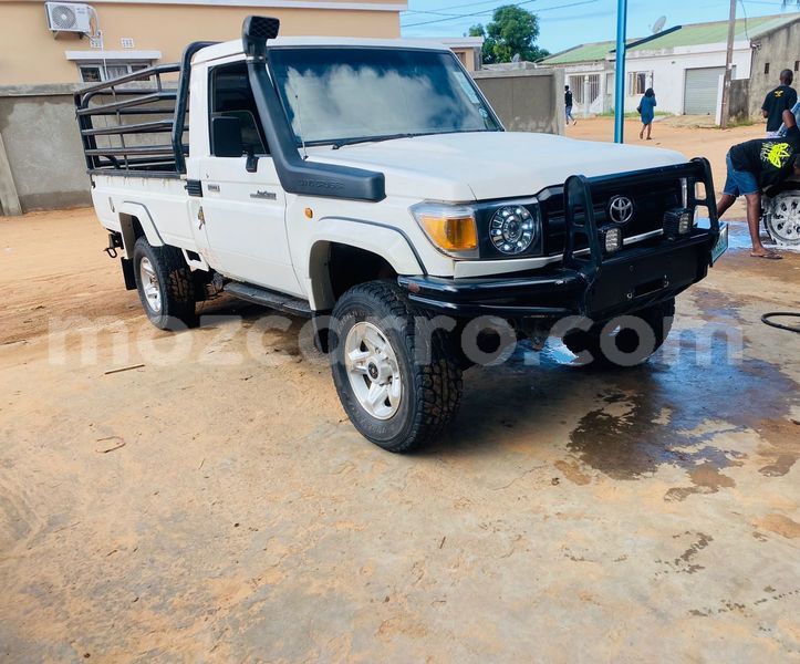 Big with watermark toyota hilux maputo maputo 37109