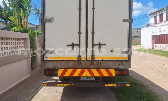 Buy Used Hino 300 Series White Truck in Maputo in Maputo Buy Used Hino 300 Series White Truck in Maputo in Maputo