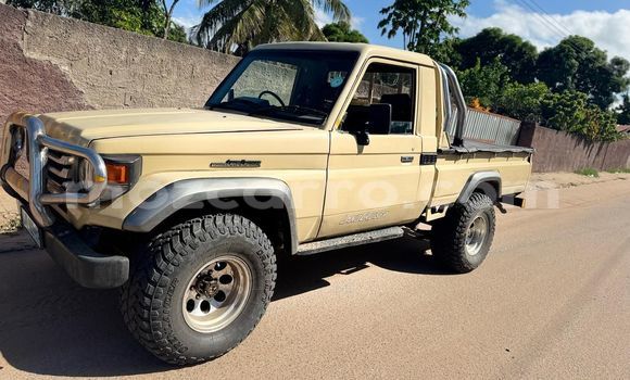 Tenga Tsaru Toyota Land Cruiser Bhurawuni Mota in Maputo in Maputo Tenga Tsaru Toyota Land Cruiser Bhurawuni Mota in Maputo in Maputo