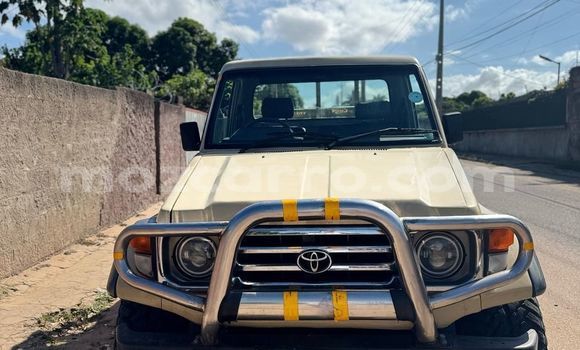 Nunua Ilio tumika Toyota Land Cruiser Brown Gari ndani ya Maputo nchini Maputo Nunua Ilio tumika Toyota Land Cruiser Brown Gari ndani ya Maputo nchini Maputo