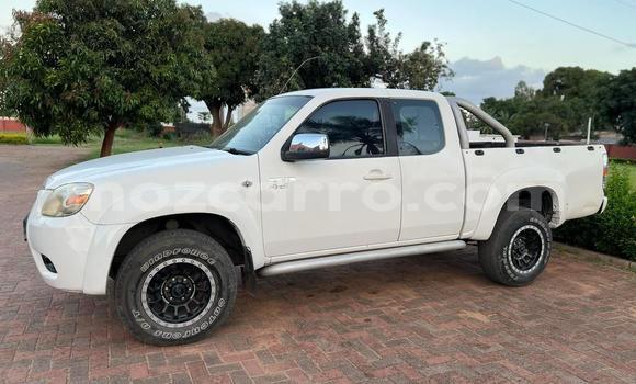 Comprar Usado Mazda BT-50 Branco Carro em Maputo em Maputo