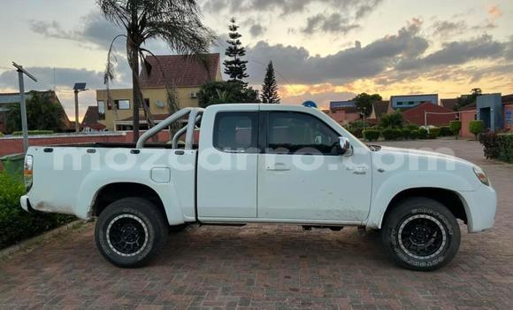 Comprar Usado Mazda BT-50 Branco Carro em Maputo em Maputo Comprar Usado Mazda BT-50 Branco Carro em Maputo em Maputo