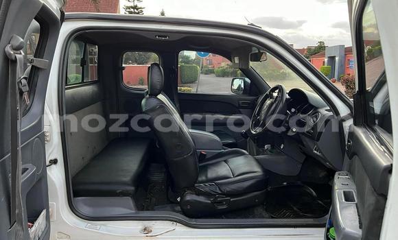Comprar Usado Mazda BT-50 Branco Carro em Maputo em Maputo Comprar Usado Mazda BT-50 Branco Carro em Maputo em Maputo