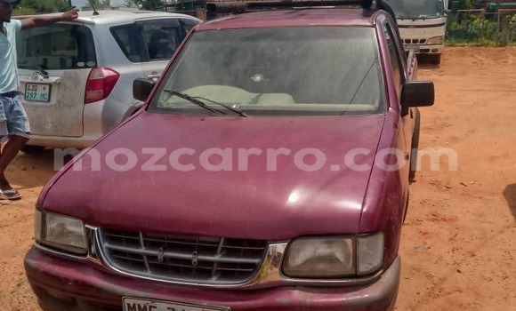 Comprar Usado Isuzu KB Vermelho Carro em Maputo em Maputo