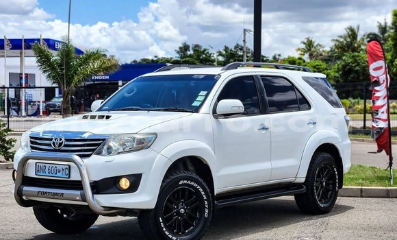 Buy New Toyota Fortuner White Car in Maputo in Maputo Buy New Toyota Fortuner White Car in Maputo in Maputo