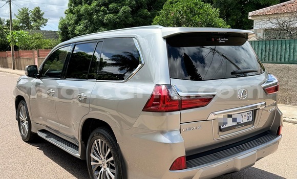 Tenga Tsaru Lexus LX 570 Zvimwe Mota in Maputo in Maputo Tenga Tsaru Lexus LX 570 Zvimwe Mota in Maputo in Maputo
