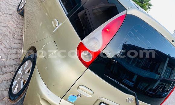 Comprar Usado Toyota FunCargo Castanho Carro em Maputo em Maputo Comprar Usado Toyota FunCargo Castanho Carro em Maputo em Maputo