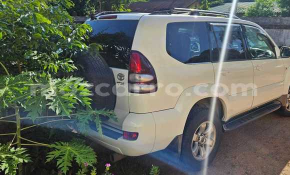 Comprar Usado Toyota Land Cruiser Prado Branco Carro em Maputo em Maputo Comprar Usado Toyota Land Cruiser Prado Branco Carro em Maputo em Maputo
