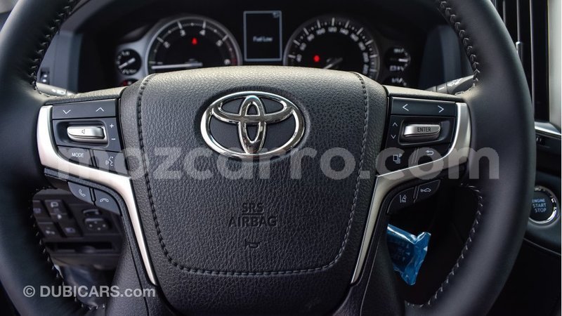 Big with watermark toyota land cruiser cabo delgado import dubai 5981