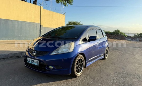 Nunua Ilio tumika Honda Fit Bluu Gari ndani ya Maputo nchini Maputo