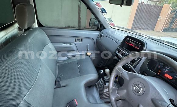 Nunua Ilio tumika Nissan Hardbody Nyeupe Gari ndani ya Maputo nchini Maputo Nunua Ilio tumika Nissan Hardbody Nyeupe Gari ndani ya Maputo nchini Maputo