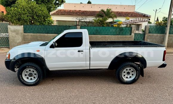 Nunua Ilio tumika Nissan Hardbody Nyeupe Gari ndani ya Maputo nchini Maputo Nunua Ilio tumika Nissan Hardbody Nyeupe Gari ndani ya Maputo nchini Maputo