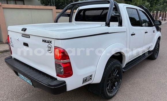 Nunua Ilio tumika Toyota Hilux Nyeupe Gari ndani ya Maputo nchini Maputo Nunua Ilio tumika Toyota Hilux Nyeupe Gari ndani ya Maputo nchini Maputo