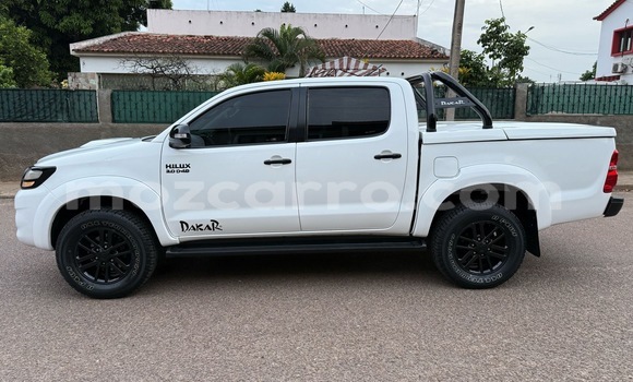 Nunua Ilio tumika Toyota Hilux Nyeupe Gari ndani ya Maputo nchini Maputo Nunua Ilio tumika Toyota Hilux Nyeupe Gari ndani ya Maputo nchini Maputo