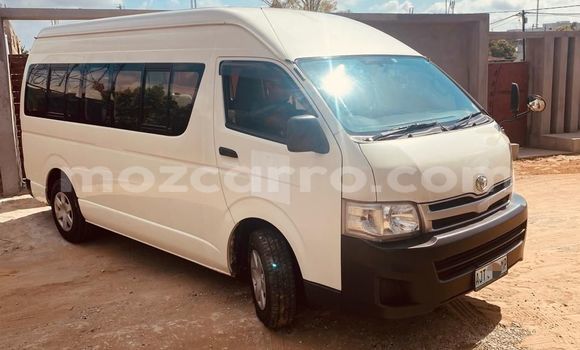 Comprar Usado Toyota Hiace Branco Carro em Maputo em Maputo