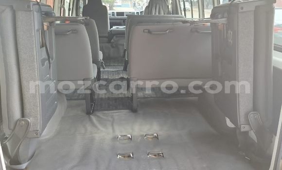 Nunua Ilio tumika Toyota Hiace Nyeupe Gari ndani ya Maputo nchini Maputo Nunua Ilio tumika Toyota Hiace Nyeupe Gari ndani ya Maputo nchini Maputo