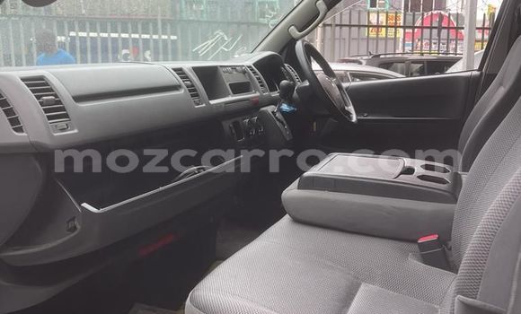 Nunua Ilio tumika Toyota Hiace Nyeupe Gari ndani ya Maputo nchini Maputo Nunua Ilio tumika Toyota Hiace Nyeupe Gari ndani ya Maputo nchini Maputo