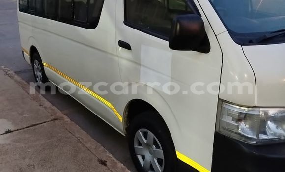 Nunua Ilio tumika Toyota Hiace Nyeupe Gari ndani ya Maputo nchini Maputo Nunua Ilio tumika Toyota Hiace Nyeupe Gari ndani ya Maputo nchini Maputo