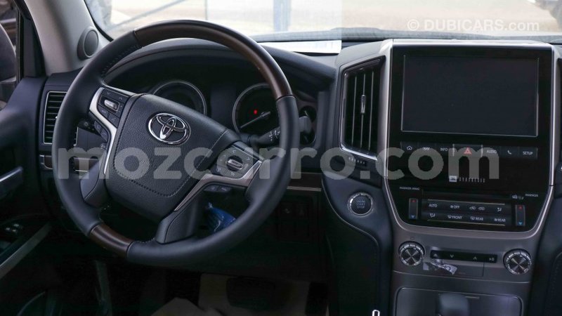 Big with watermark toyota land cruiser cabo delgado import dubai 5987