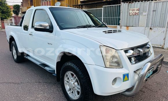 Comprar Usado Isuzu KB Branco Carro em Maputo em Maputo