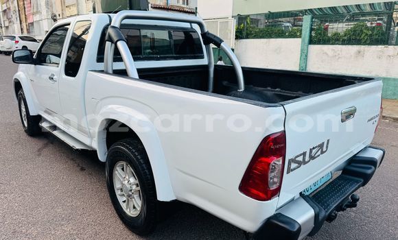 Nunua Ilio tumika Isuzu KB Nyeupe Gari ndani ya Maputo nchini Maputo Nunua Ilio tumika Isuzu KB Nyeupe Gari ndani ya Maputo nchini Maputo