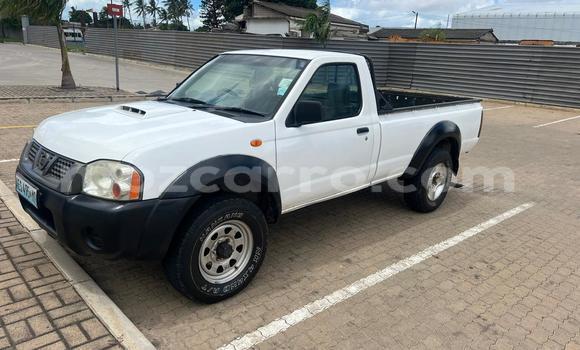 Comprar Usado Nissan Hardbody Branco Carro em Maputo em Maputo