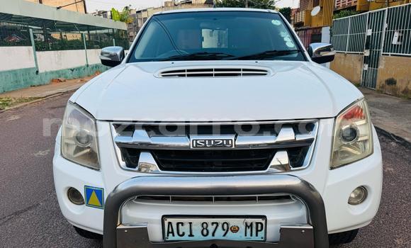 Tenga Tsaru Isuzu KB Chena Mota in Maputo in Maputo