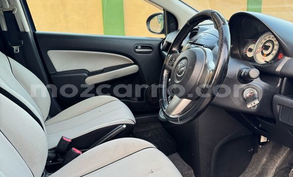 Nunua Ilio tumika Mazda Demio Bluu Gari ndani ya Maputo nchini Maputo Nunua Ilio tumika Mazda Demio Bluu Gari ndani ya Maputo nchini Maputo