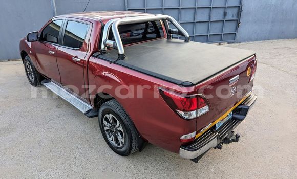 Tenga Tsaru Mazda BT-50 Tsvuku Mota in Maputo in Maputo Tenga Tsaru Mazda BT-50 Tsvuku Mota in Maputo in Maputo