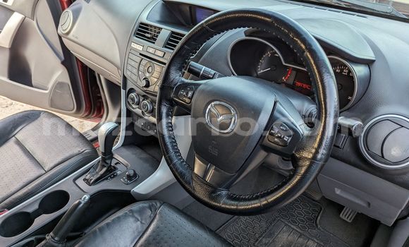 Tenga Tsaru Mazda BT-50 Tsvuku Mota in Maputo in Maputo Tenga Tsaru Mazda BT-50 Tsvuku Mota in Maputo in Maputo