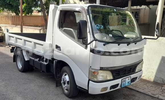 Comprar Novo Toyota Dyna Branco Caminhão em Maputo em Maputo