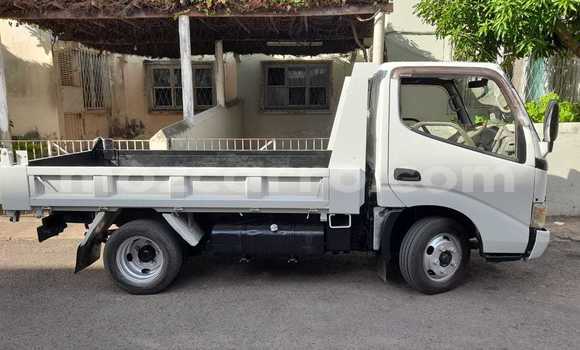 Comprar Novo Toyota Dyna Branco Caminhão em Maputo em Maputo Comprar Novo Toyota Dyna Branco Caminhão em Maputo em Maputo