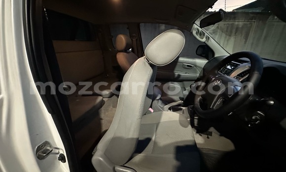 Comprar Usado Toyota Hilux Branco Carro em Maputo em Maputo Comprar Usado Toyota Hilux Branco Carro em Maputo em Maputo