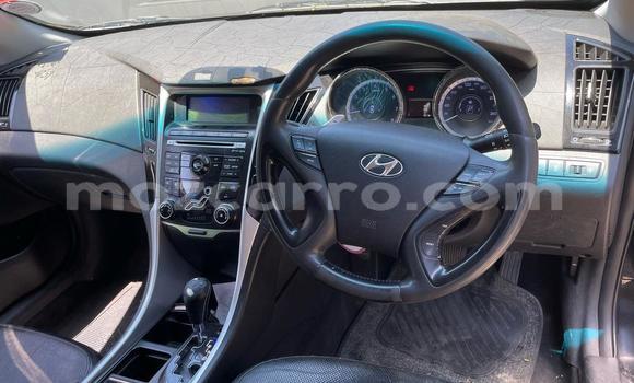 Nunua Ilio tumika Hyundai Sonata Nyeusi Gari ndani ya Maputo nchini Maputo Nunua Ilio tumika Hyundai Sonata Nyeusi Gari ndani ya Maputo nchini Maputo
