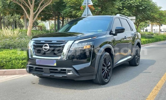 Nunua Ilio tumika Nissan Pathfinder Fedha Gari ndani ya Maputo nchini Maputo