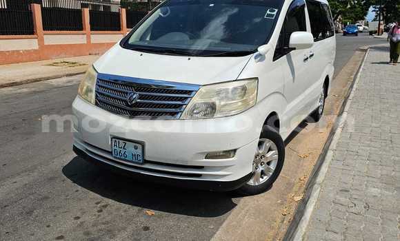 Nunua Ilio tumika Toyota Alphard Nyeupe Gari ndani ya Maputo nchini Maputo