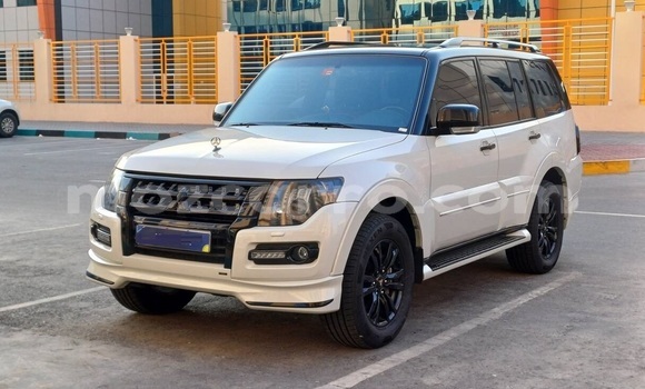 Buy Used Mitsubishi Pajero White Car in Maputo in Maputo Buy Used Mitsubishi Pajero White Car in Maputo in Maputo