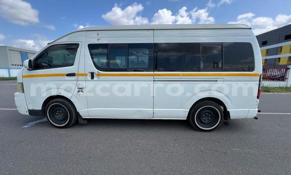 Nunua Ilio tumika Toyota Hiace Nyeupe Gari ndani ya Maputo nchini Maputo Nunua Ilio tumika Toyota Hiace Nyeupe Gari ndani ya Maputo nchini Maputo