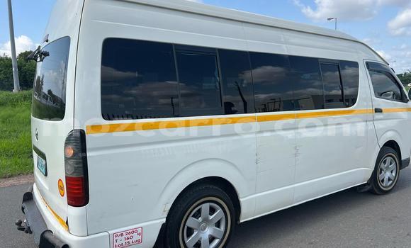 Nunua Ilio tumika Toyota Hiace Nyeupe Gari ndani ya Maputo nchini Maputo Nunua Ilio tumika Toyota Hiace Nyeupe Gari ndani ya Maputo nchini Maputo