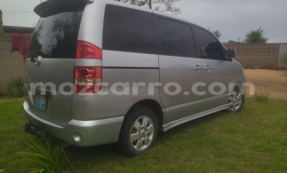 Comprar Usado Toyota Noah Prata Carro em Maputo em Maputo Comprar Usado Toyota Noah Prata Carro em Maputo em Maputo