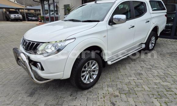 Buy Used Mitsubishi Triton White Car in Maputo in Maputo Buy Used Mitsubishi Triton White Car in Maputo in Maputo