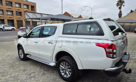 Buy Used Mitsubishi Triton White Car in Maputo in Maputo Buy Used Mitsubishi Triton White Car in Maputo in Maputo