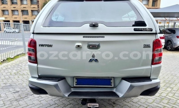 Buy Used Mitsubishi Triton White Car in Maputo in Maputo Buy Used Mitsubishi Triton White Car in Maputo in Maputo