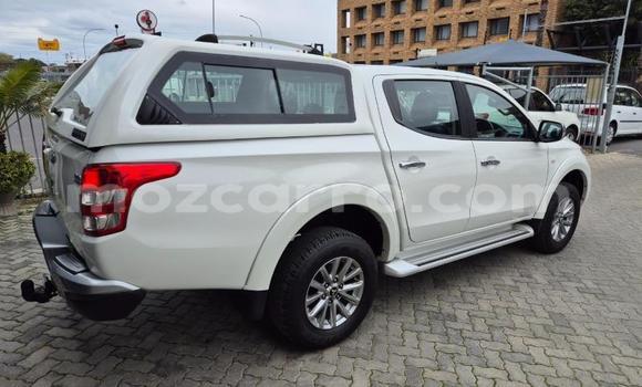 Buy Used Mitsubishi Triton White Car in Maputo in Maputo Buy Used Mitsubishi Triton White Car in Maputo in Maputo