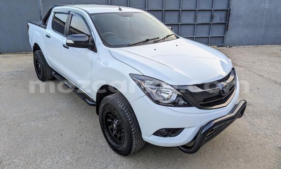 Buy Used Mazda BT-50 White Car in Maputo in Maputo