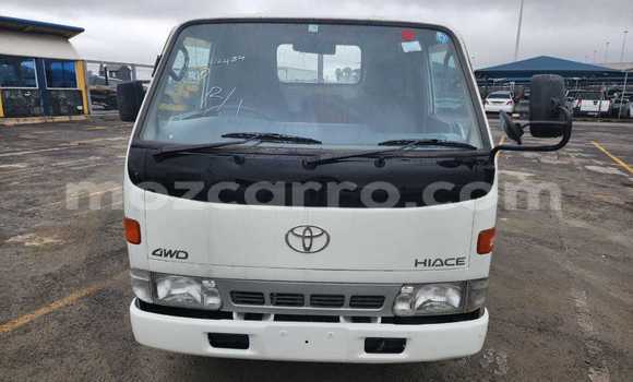 Nunua Mpya Toyota Hiace Nyeupe Gari ndani ya Maputo nchini Maputo