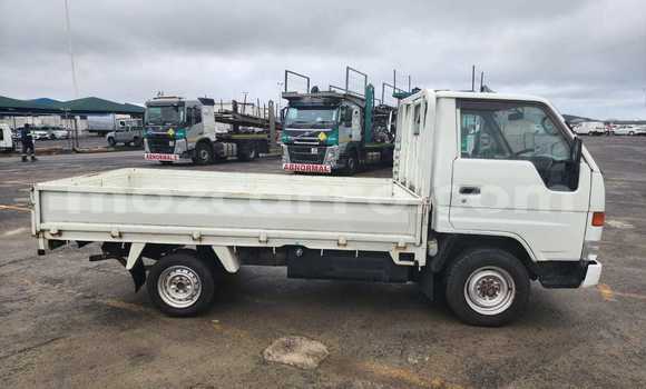 Buy New Toyota Hiace White Car in Maputo in Maputo Buy New Toyota Hiace White Car in Maputo in Maputo