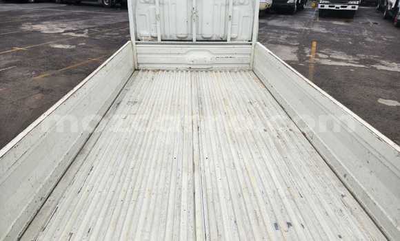 Buy New Toyota Hiace White Car in Maputo in Maputo Buy New Toyota Hiace White Car in Maputo in Maputo